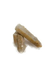Load image into Gallery viewer, Fairy Quartz - Rough Stone
